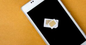 Image of a couple of sim cards on a phone | Featured image for article on Lanka Poirtability